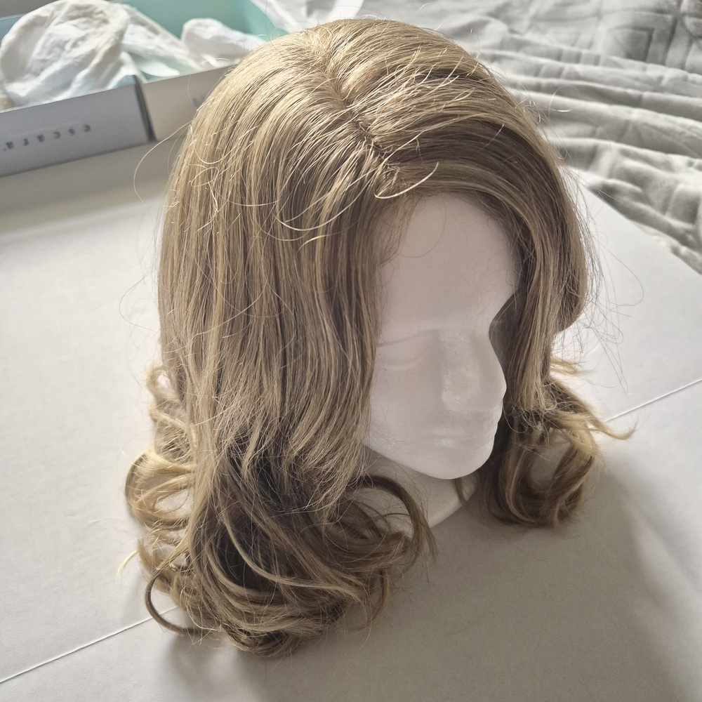 Adjustable Wig - Light Brown / Blonde Wavy Hair Escara Kendra Almond Spice 14"